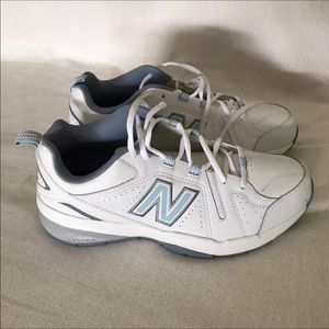 new balance athletic shoes womens 10 D